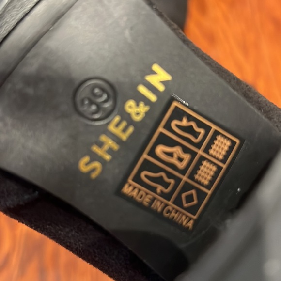 Over the knee suede boots - Picture 6 of 6